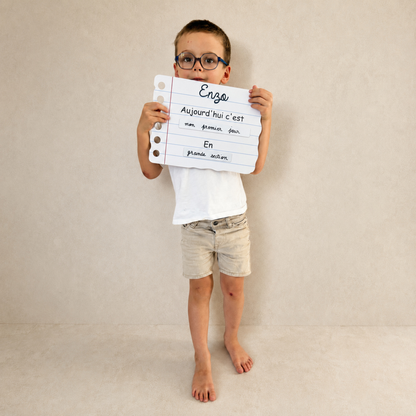 Pancarte rentrée scolaire personnalisable – Modèle Feuille de papier